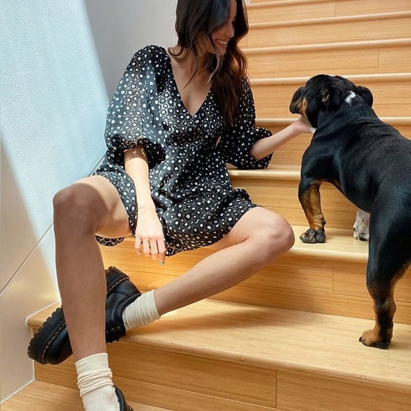 Aritzia Sunday Best Bonita Mini Dress Black / White Daisy Pattern Medium - Picture 2 of 10